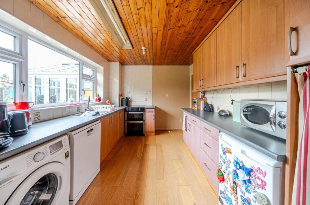 2 Gainsborough Crescent, Hillmorton (19).JPG