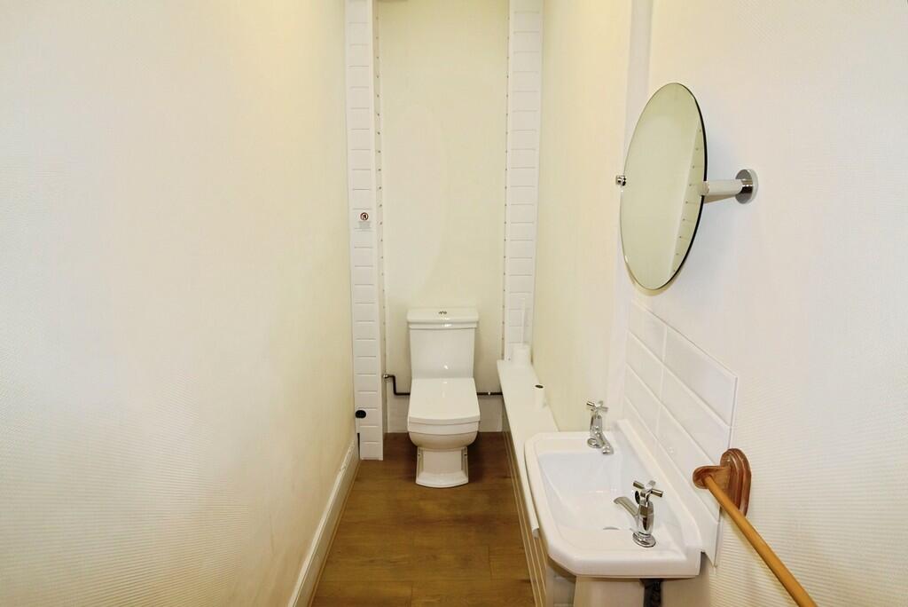 90d23ecd-Toilet