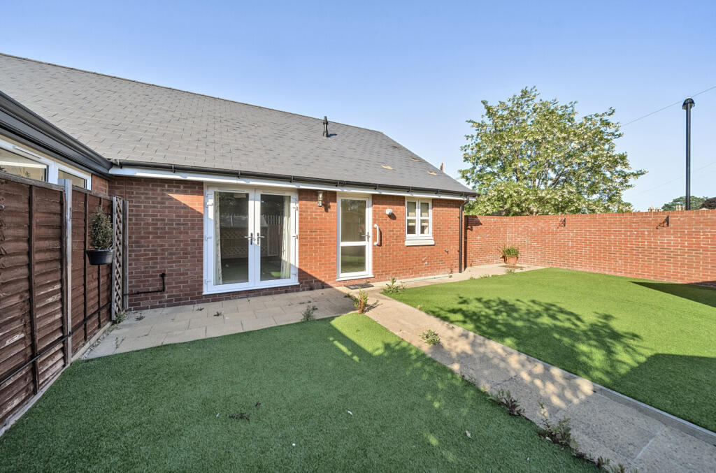 1295630-5-682771c...