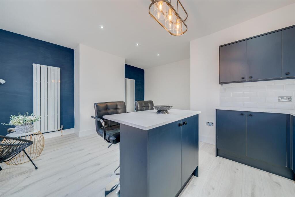 4 Cliffe End Road-28.jpg