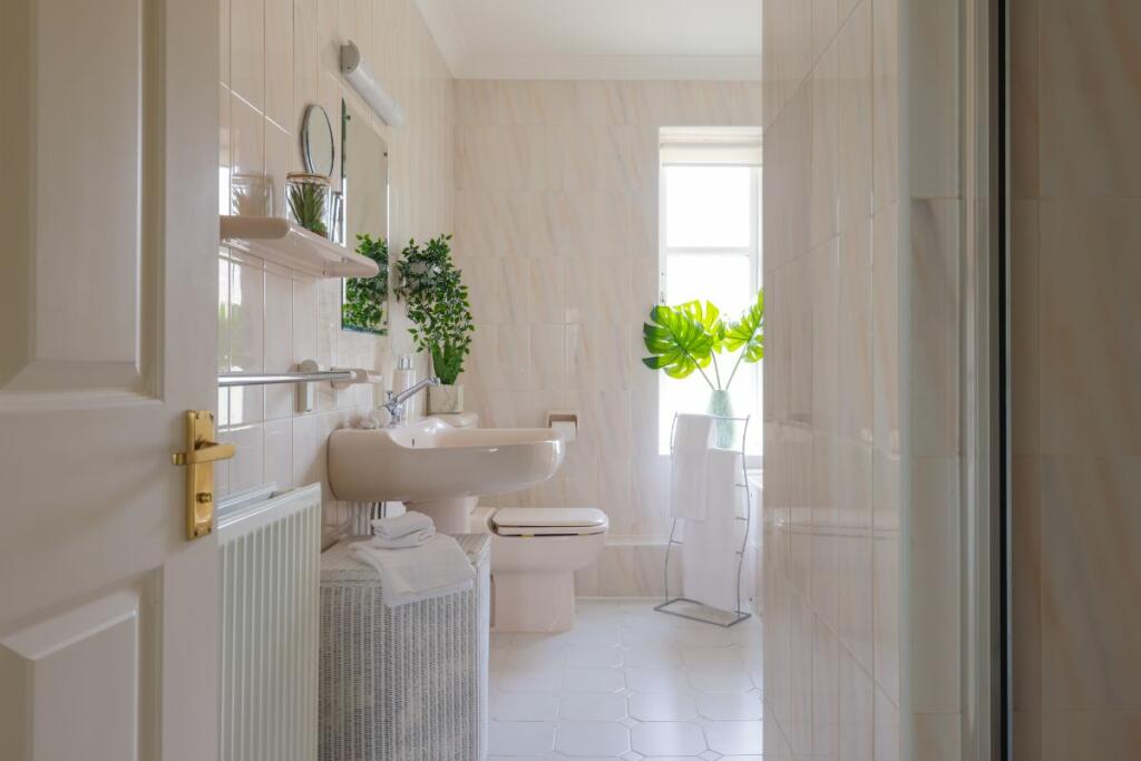 Bath &amp; Shower Room