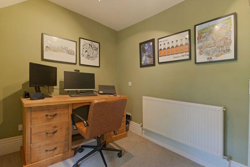 Bedroom 4 / Study