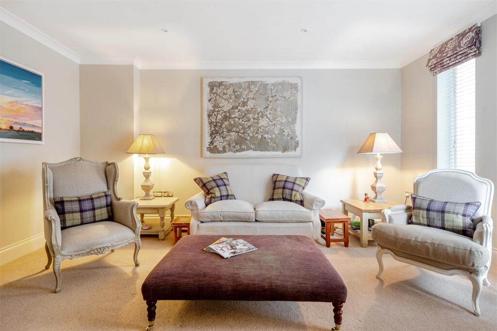 Living Room.jpg