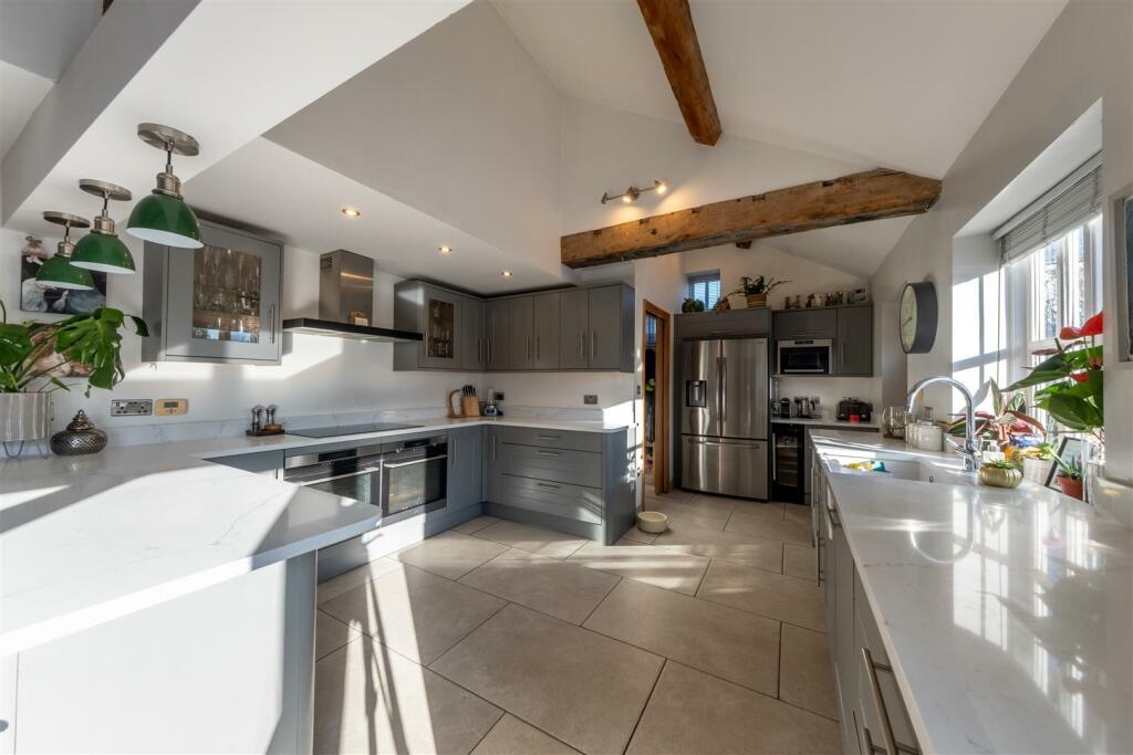 Threshing Barn-001.jpg