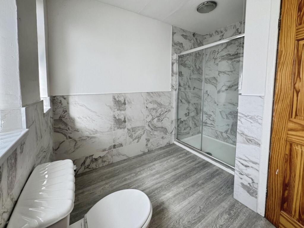 pbox-bathroom-335321.jpg