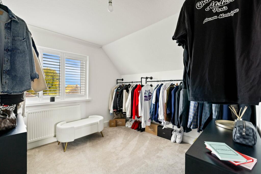 BEDROOM 5/DRESSING ROOM