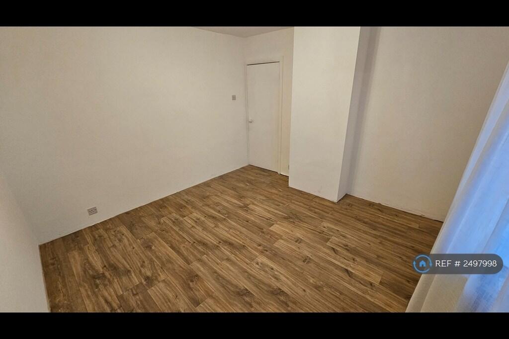 Bedroom 2 - 2