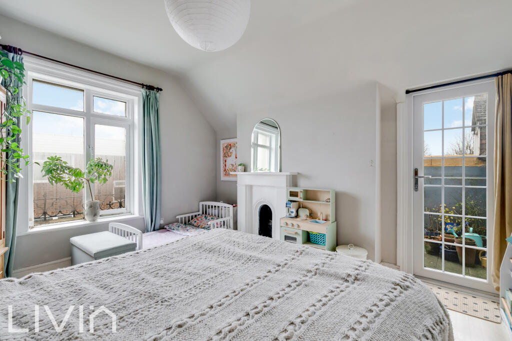 THE OLD VICARAGE 10 -21