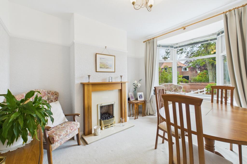 CAM03162G0-PR0353-STILL015