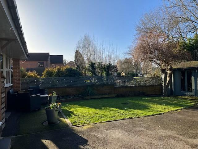 11 Lawndale Outside 4.jpeg