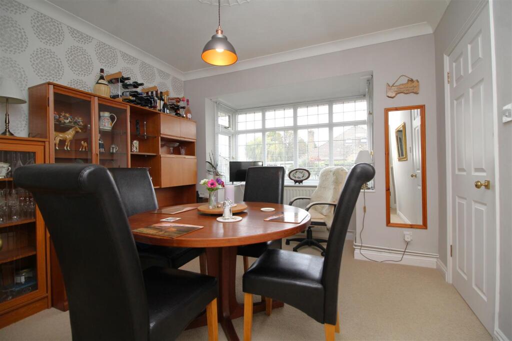 dining room .JPG