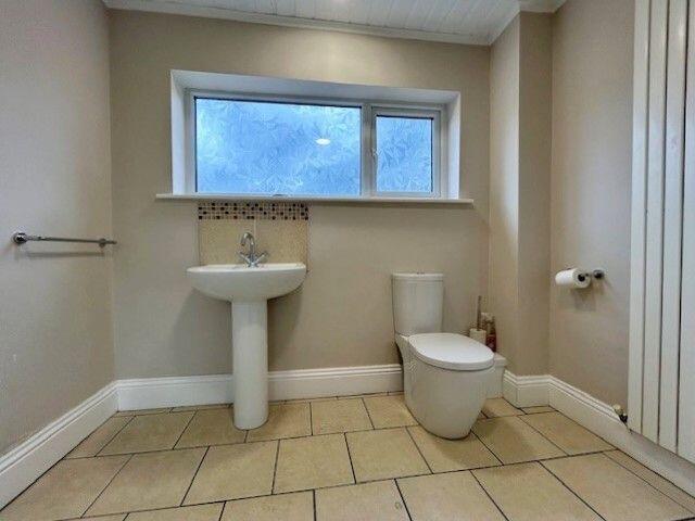 Cloakroom/Wc