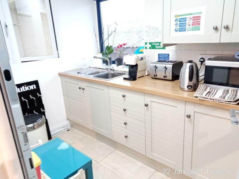 U17_Kitchen_1.jpg
