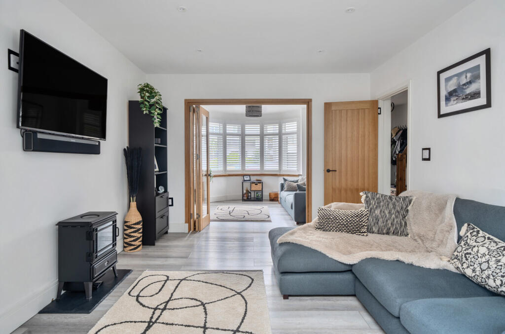 1310052-4-684af30...