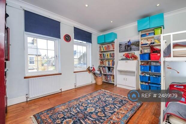 Big 1st Floor Bedroom With Wood Floor