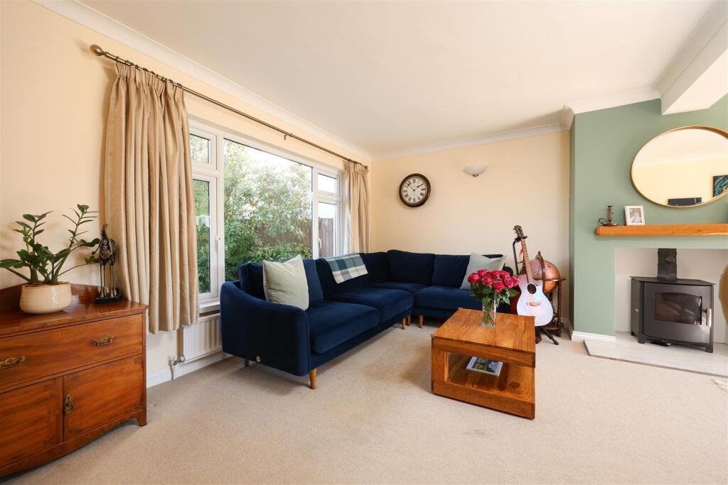 16 Silbury Rise 18.JPG