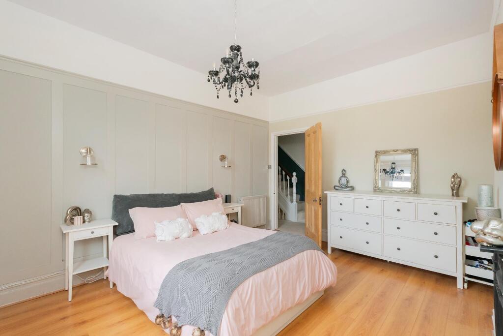 0C8RKE - Bedroom A.jpg