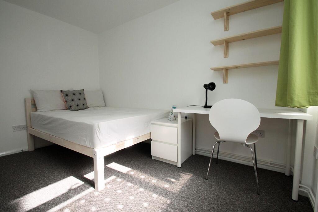 upload_12vr_bedroom_2_443_original_61645ce0b522b.j