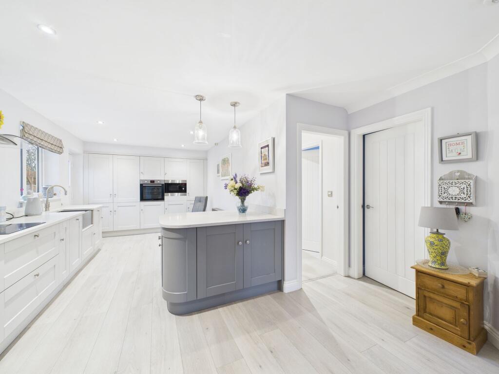 OPEN PLAN KITCHEN/DINER