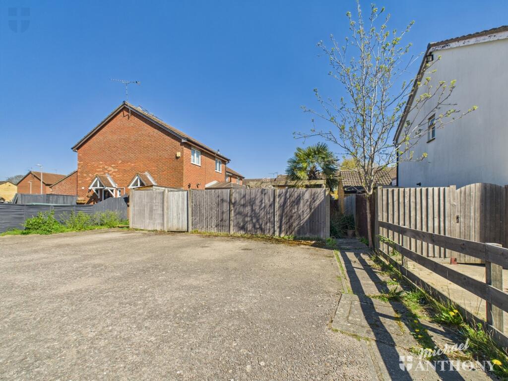 CAM03218G0-PR0597-STILL017