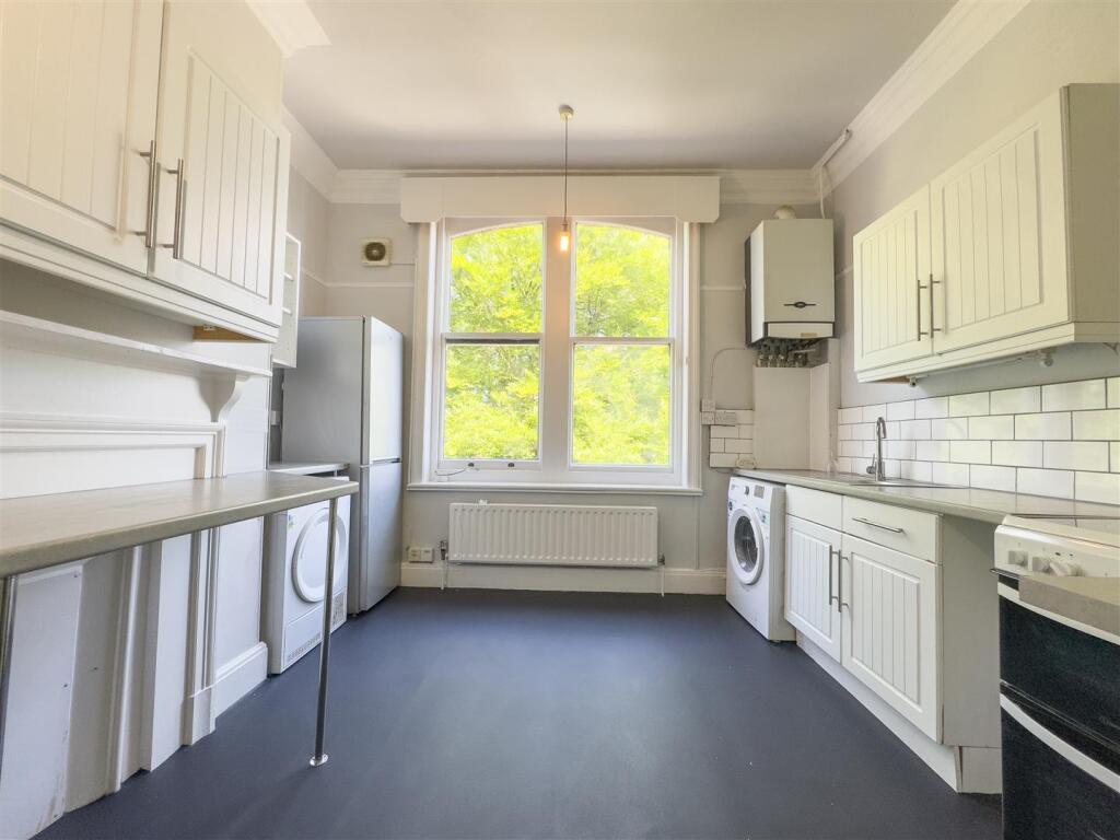 KITCHEN.jpg