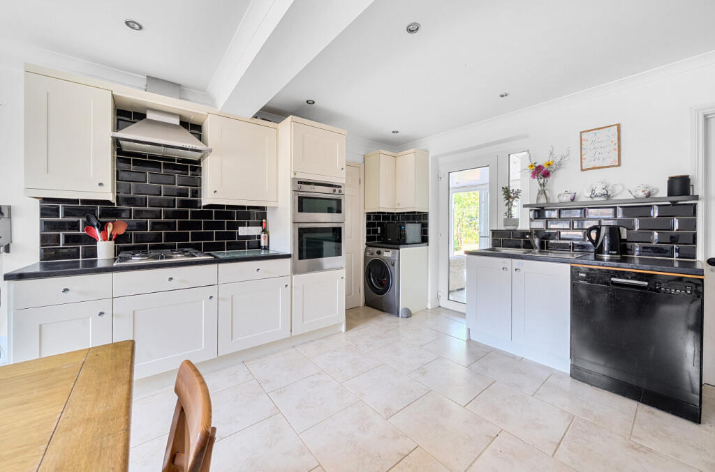 1342740-5-68a6e4c...