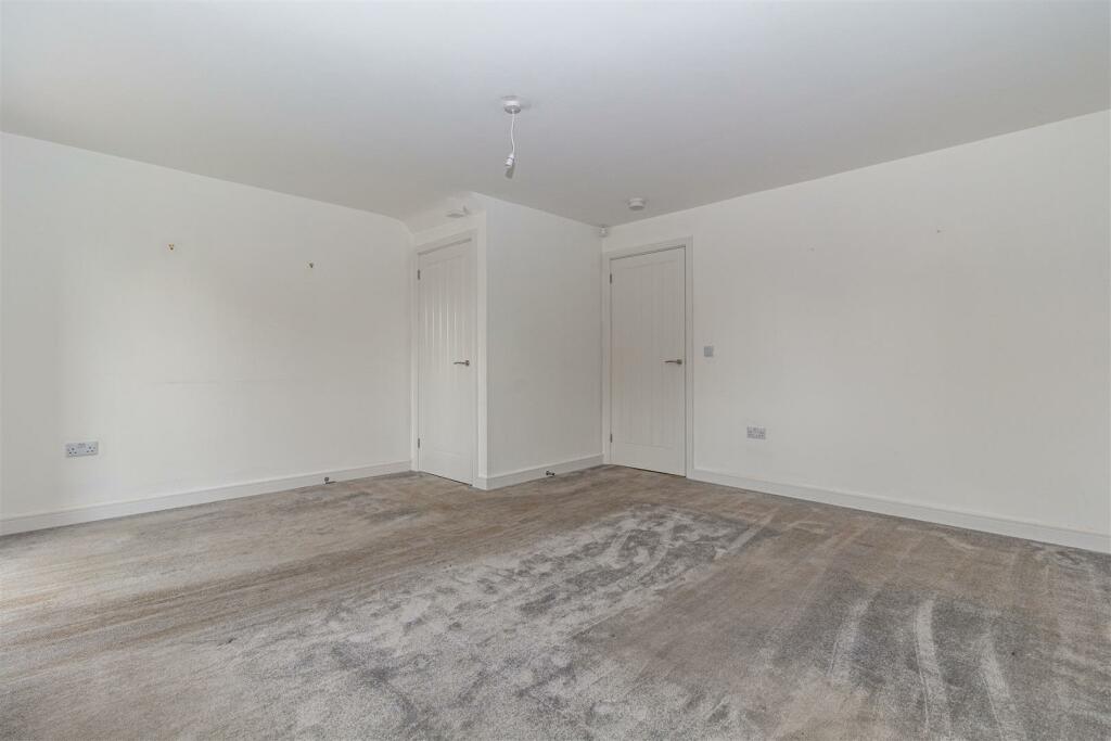 Living-room-3 2024-07-16 09_01_43.jpg