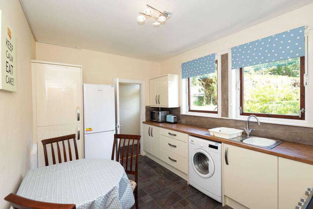 Kitchen Pic 2