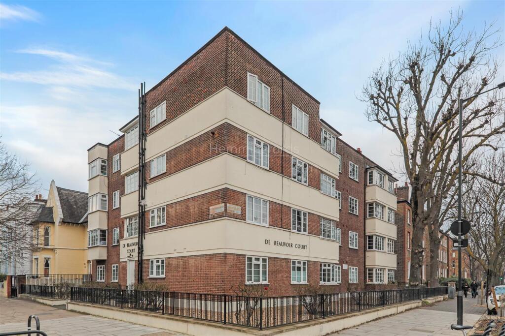13-524b81844-JJ-HMF-De Beauvoir Court.53-logo.jpg