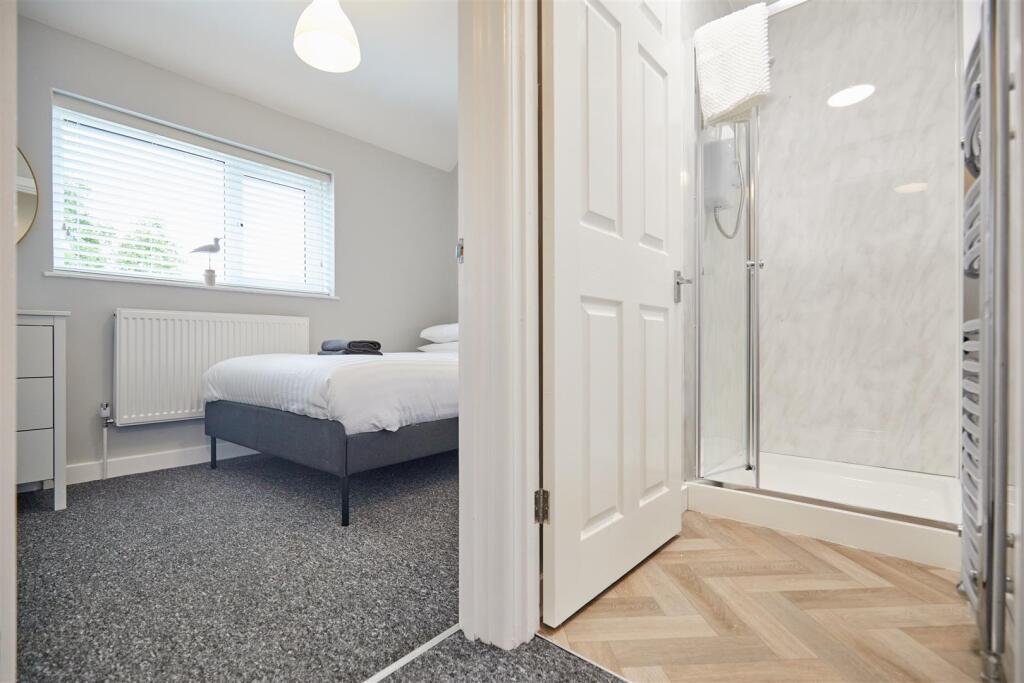 2 Barnesdale Road 27.jpg