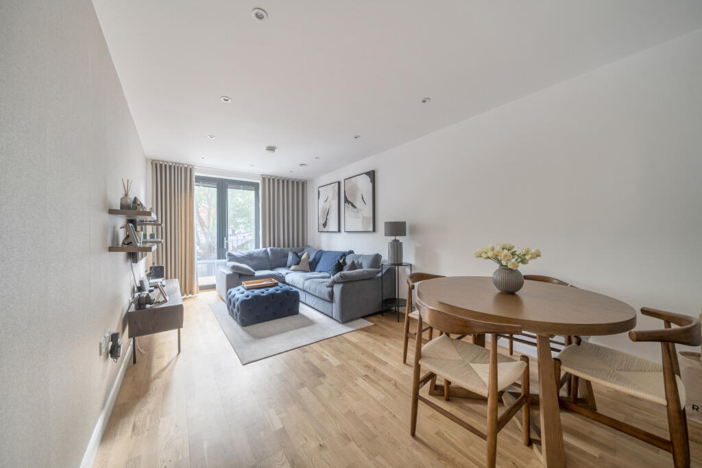 1302073-1-68432cf...