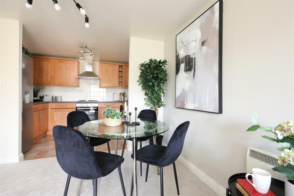 160 Squires Court 7.JPG