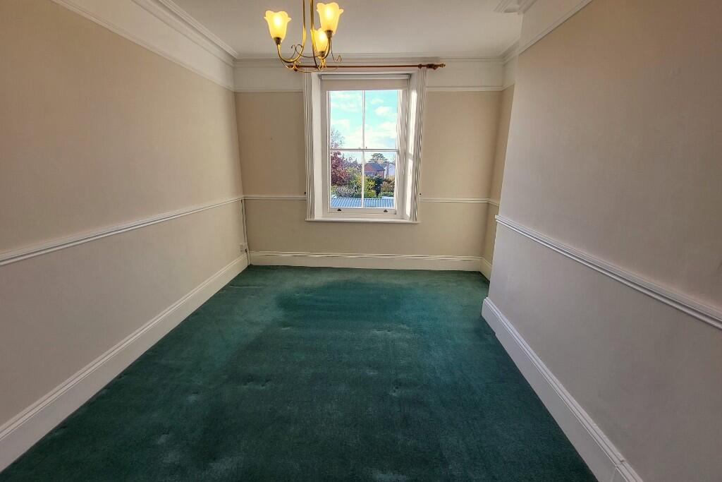 Double Bedroom (2)