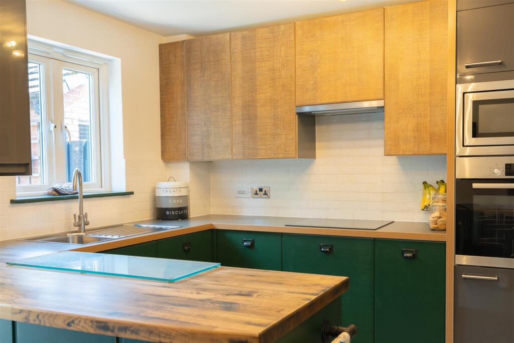 36 Regency Walk-7.jpg