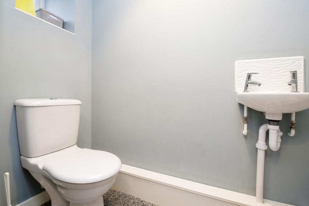Downstairs Bathroom