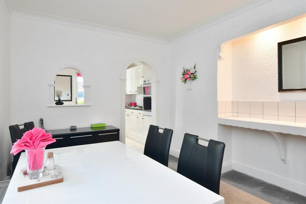 Breakfast Room