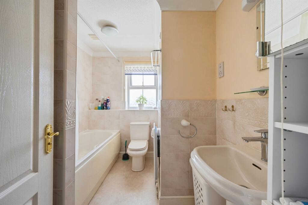 Family Bathroom:
