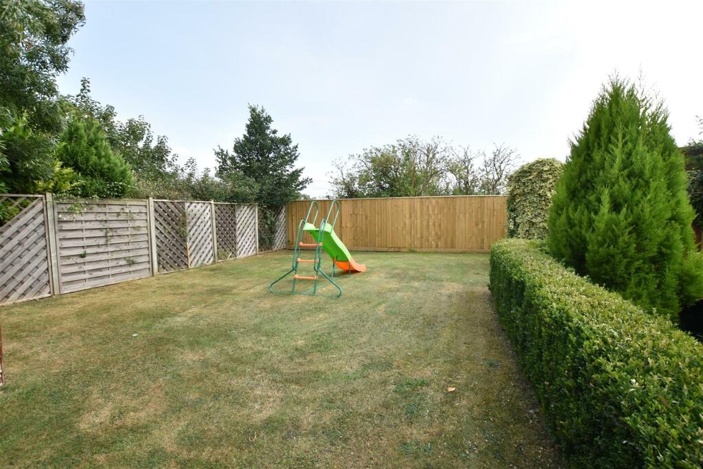 CHILDREN'S PLAY AREA