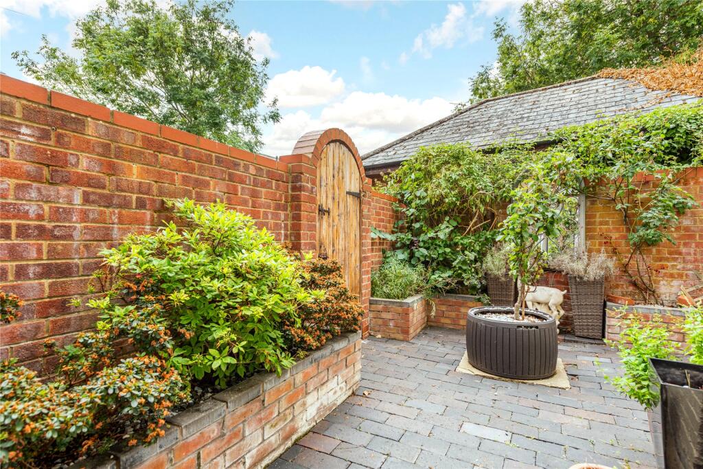 Courtyard Garden