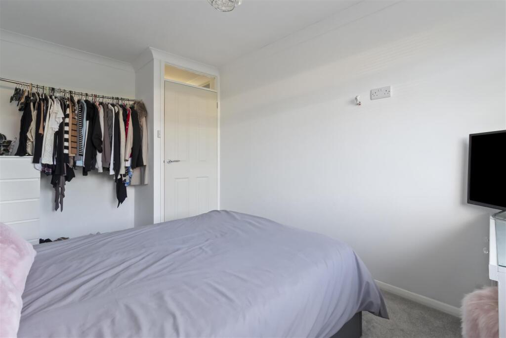 18 Vancouver Close-009.jpg