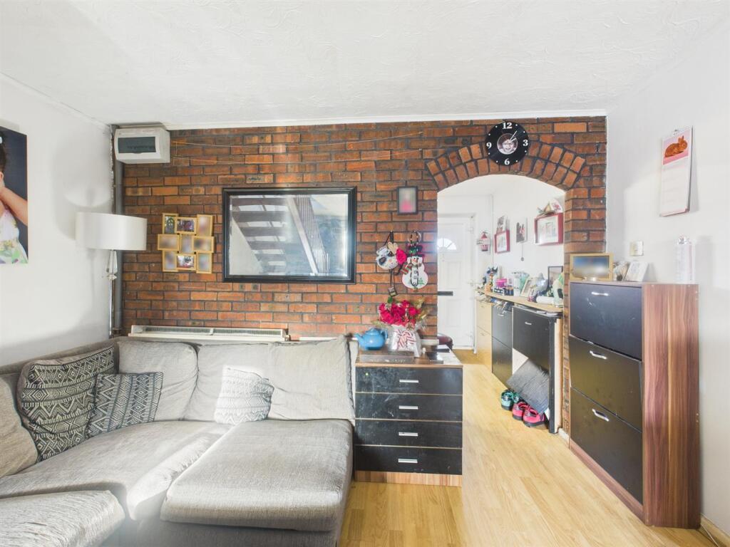 Maldon Gardens, Gloucester