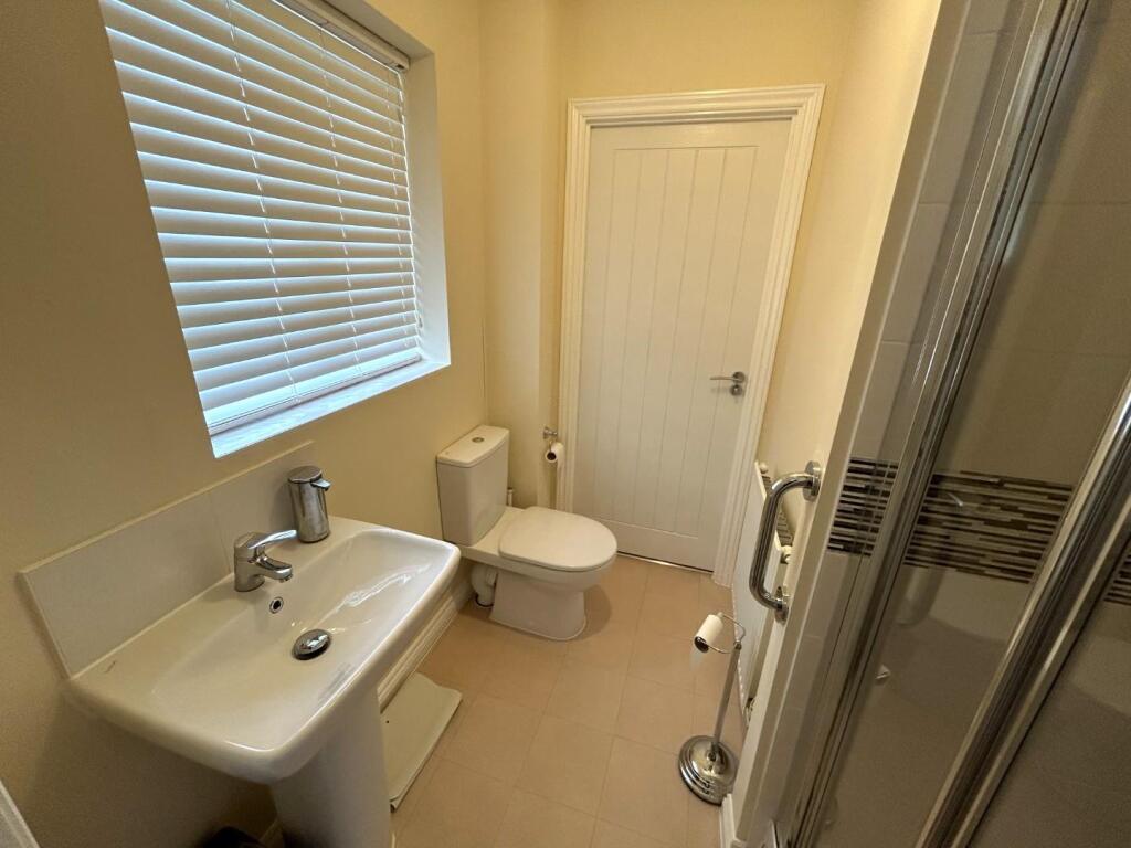Jack &amp; Jill Bathroom
