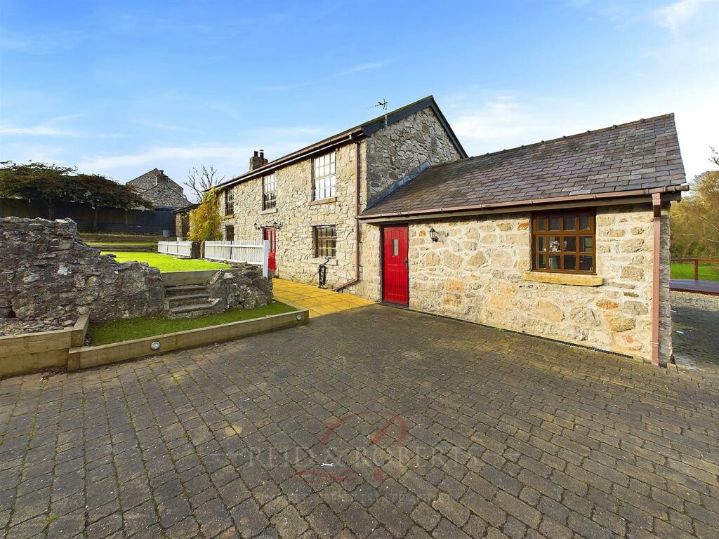CAM03999G0-PR0039-STILL041.jpg