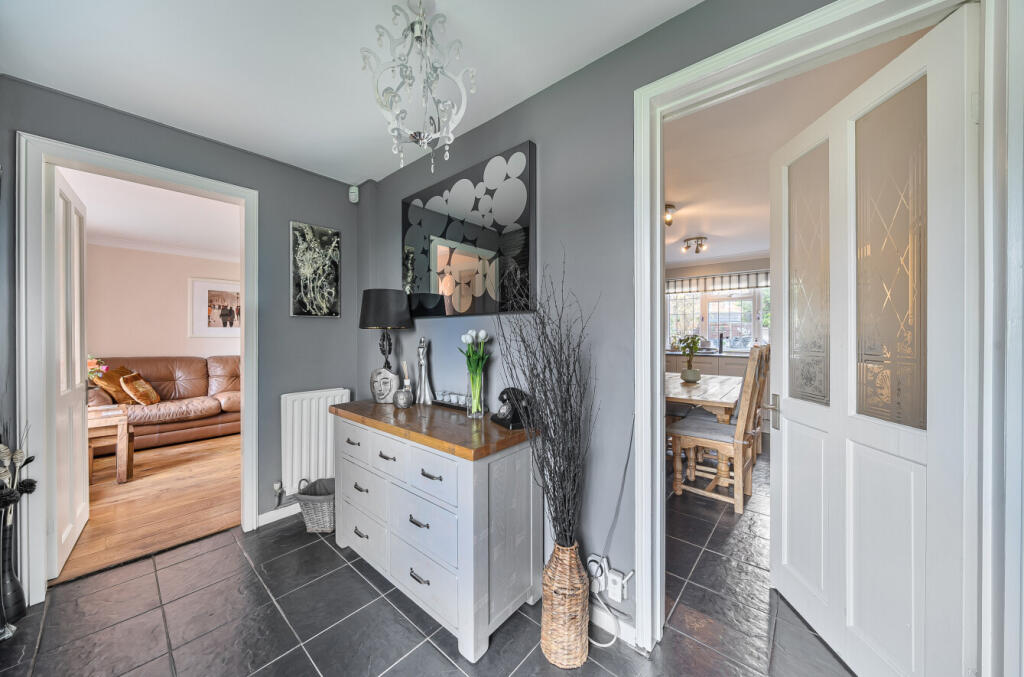 1375881-7-69147f2...