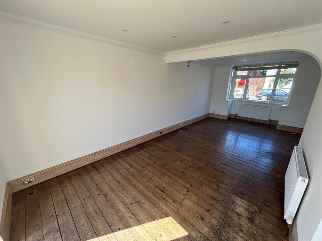 lounge 3.jpg