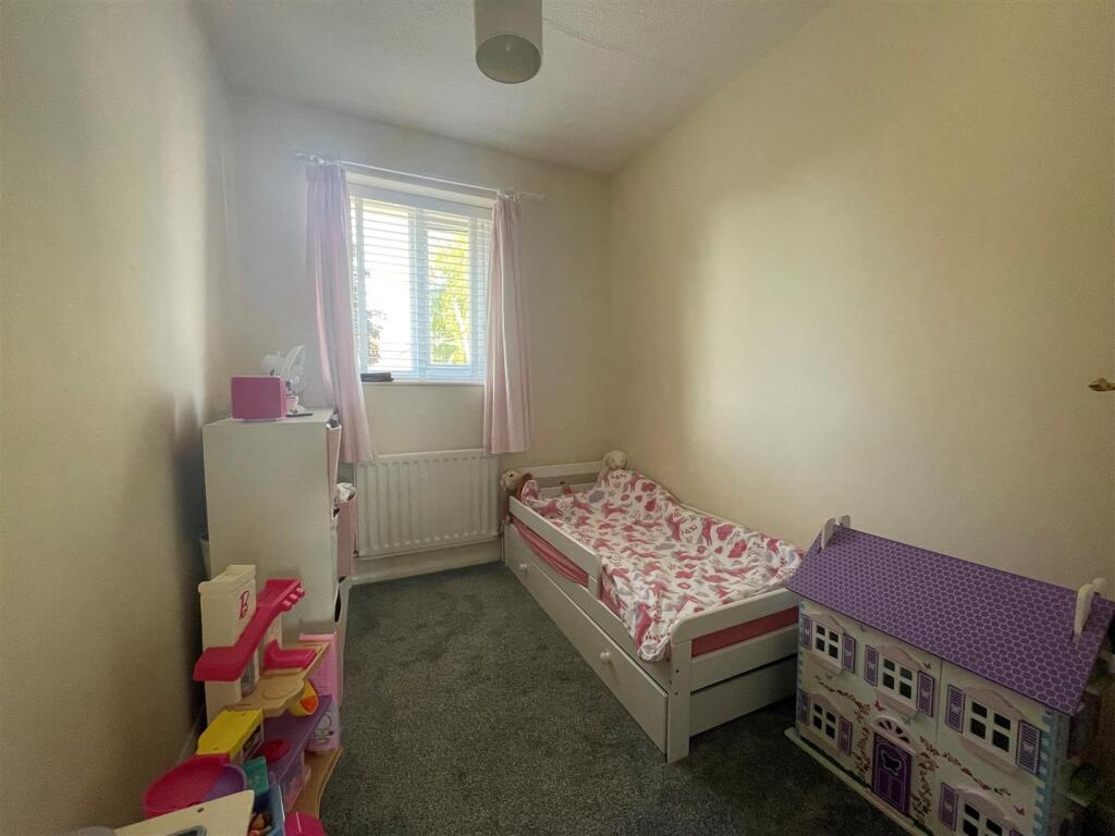 1 Madden Place - Bed 3.jpg
