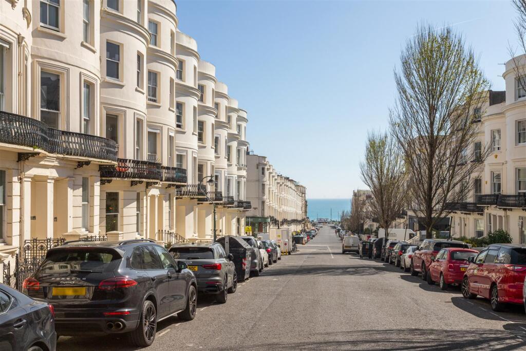 Flat 3, 66 Lansdowne Place-20.jpg