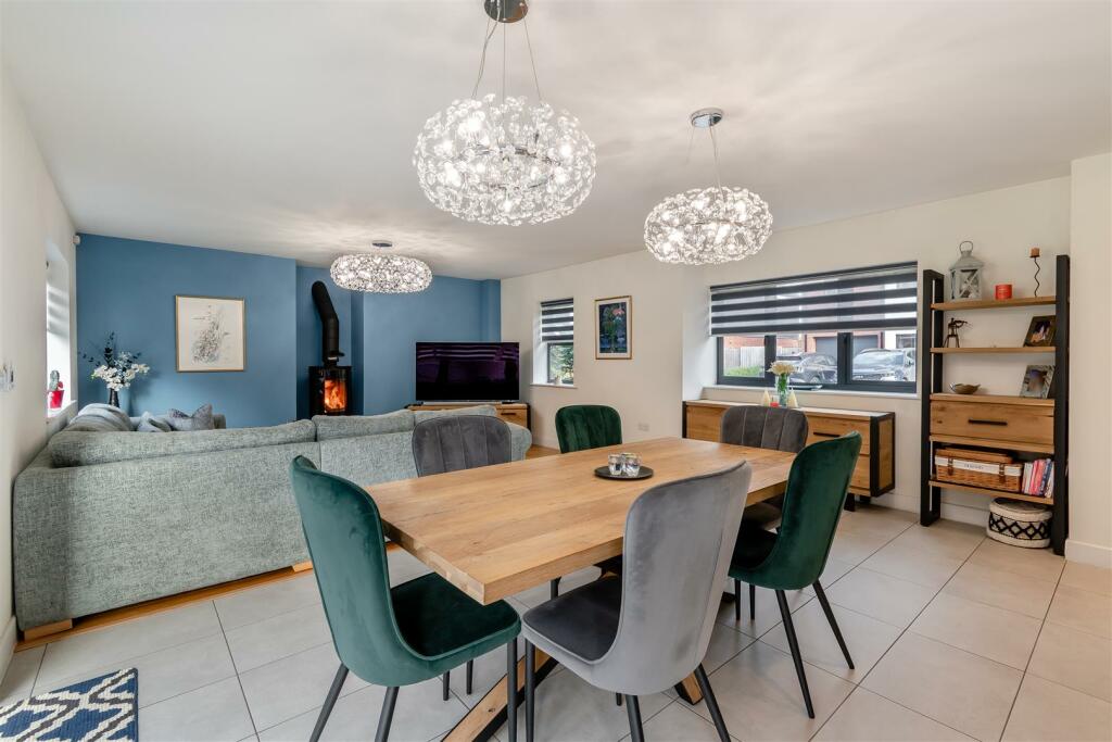 8627171-interior09.jpg