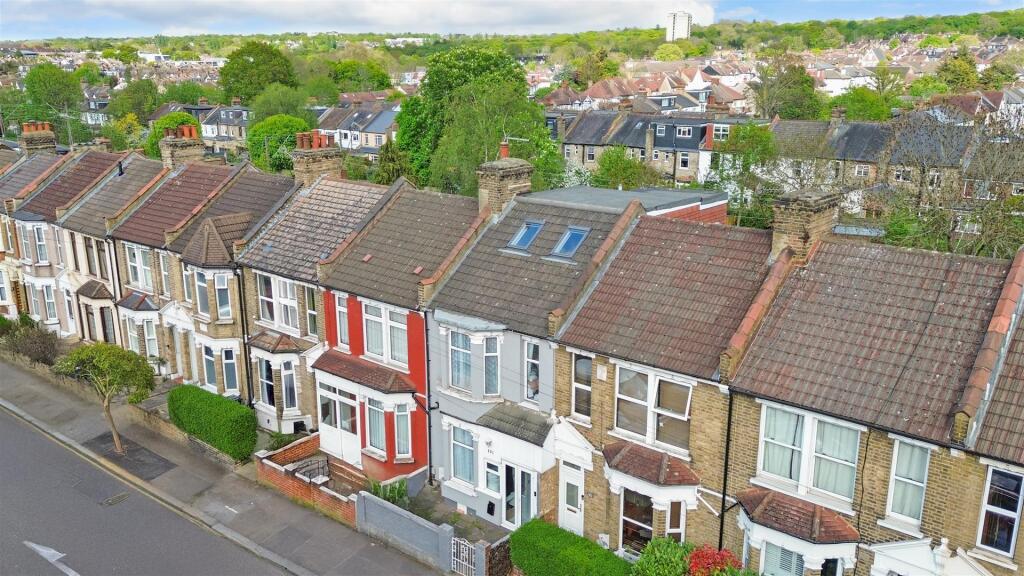 Winchester Road, E4