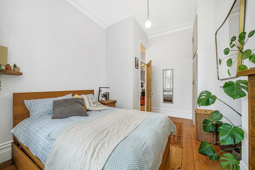 Bedroom (2).jpg